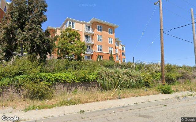 301 Crescent Ct