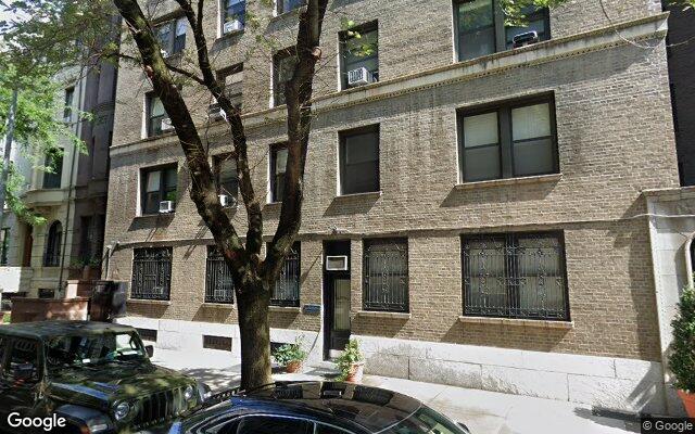 25 W 68th St